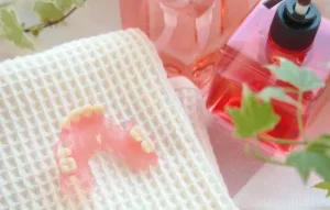 バネ（金具）を使わないノンクラスプデンチャー
