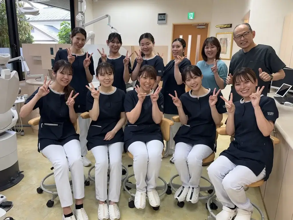 酒井歯科医院のスタッフの集合写真